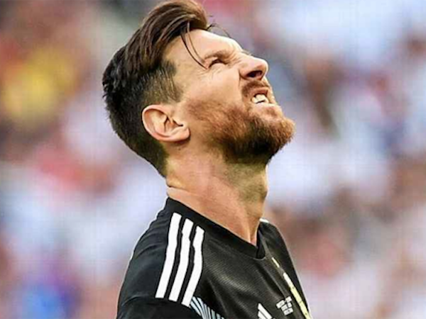 Messi nhận lỗi khi Argentina bị cầm hoà