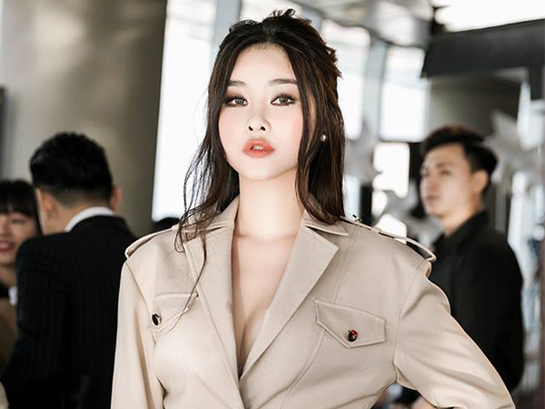 Gương mặt khác lạ khó nhận ra của Hoa hậu Đại dương Ngân Anh