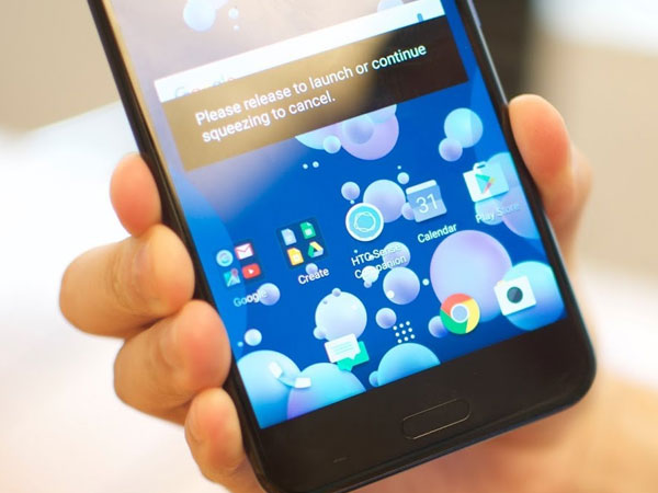 iPhone mới có thể trang bị tính năng 'bóp' như smartphone HTC