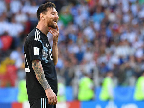 Maradona: ‘Argentina mất điểm vì Sampaoli chứ không phải Messi’
