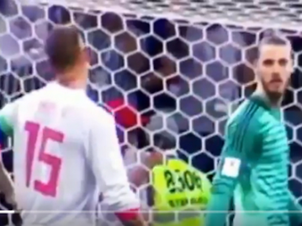 Ramos chỉ sai khiến De Gea thất bại trên chấm 11m trước Ronaldo