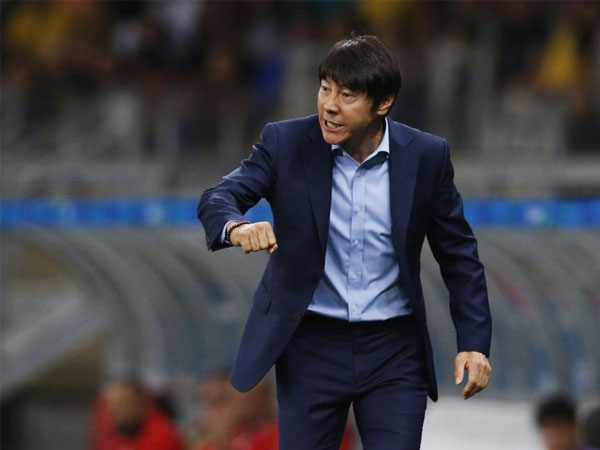 HLV Shin Tae-yong nói gì khi VAR khiến Hàn Quốc thua trận?