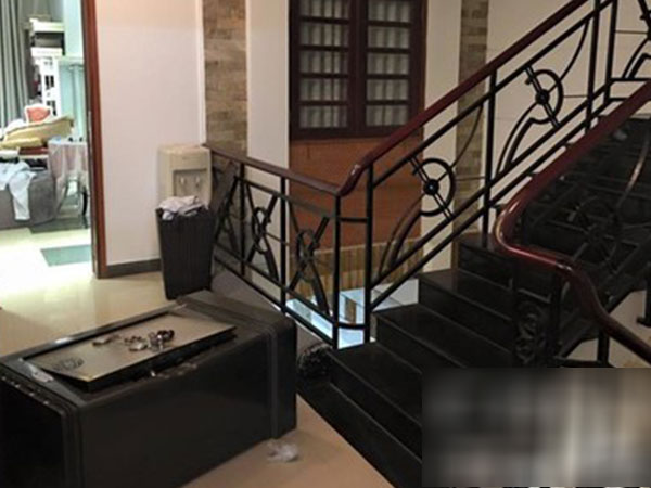 Nghi án con trai rủ bạn về trộm két sắt của gia đình ở Sài Gòn