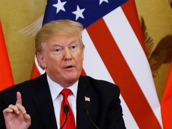Ông Donald Trump tiếp tục 'bắn đại bác' vào thương mại với Trung Quốc