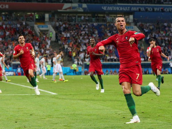 Bồ Đào Nha gặp Morocco và ‘cơn điên’ của Ronaldo