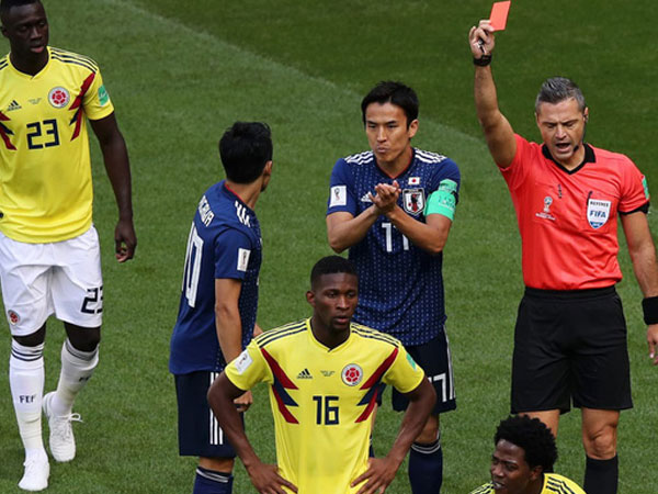 'Lục tung' hồ sơ trọng tài đẹp trai phạt thẻ đỏ Colombia ngay phút thứ 3