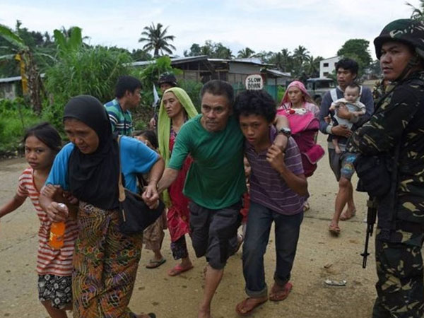 Người Philippines tháo chạy vì giao tranh với phiến quân thân IS