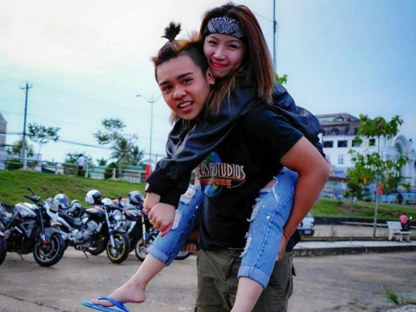 Chuyện tình yêu nóng bỏng MXH: Nàng 28, chờ chàng 6 năm để tốt nghiệp... cấp 3, mới nghiêm túc chấp nhận yêu 'phi công'