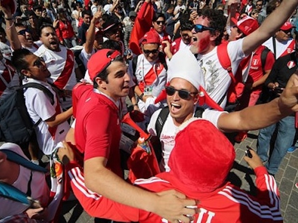 Cổ động viên Peru bán xe, bỏ việc, tăng cân để đi xem World Cup