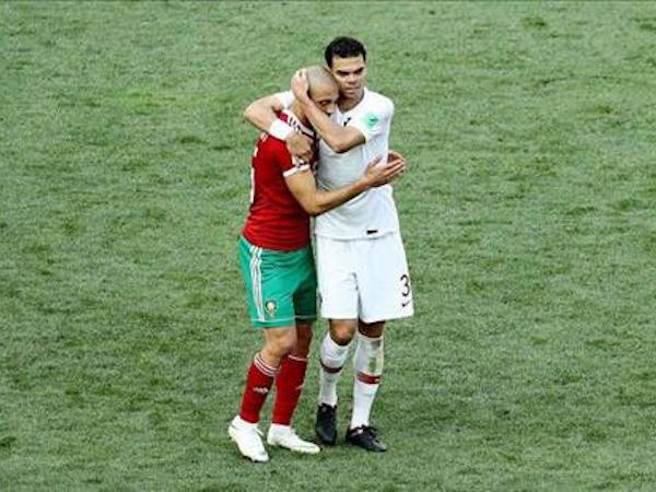 Sao Ma Rốc gây sốc: 'VAR là thứ vô dụng'