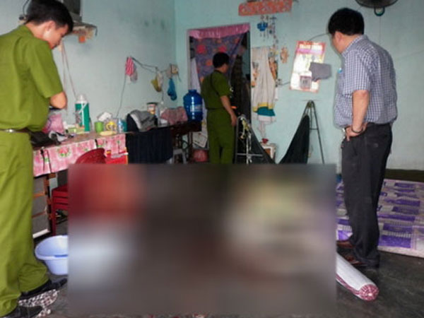 Truy bắt người chồng dùng dao đâm vợ rồi bỏ trốn