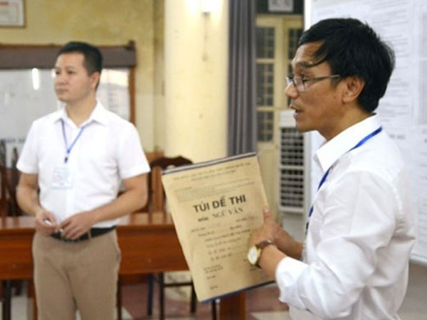 Sau sự cố lọt đề vào lớp 10, đề thi THPT quốc gia 2018 được Hà Nội bảo vệ thế nào?