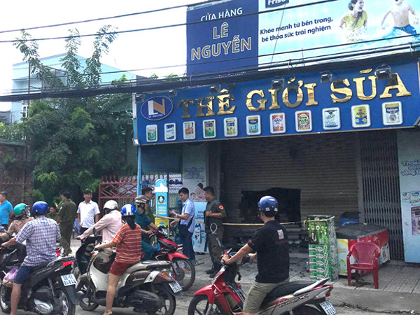 Chồng chết, vợ nguy kịch sau đám cháy lúc nửa đêm ở Sài Gòn