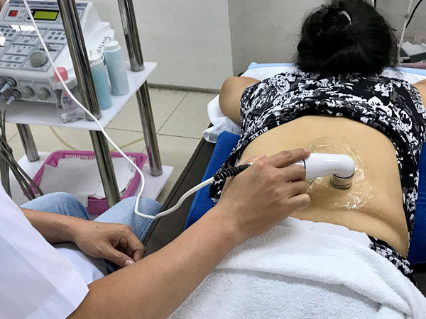 Đau lưng: Bạn đã ngồi quá lâu