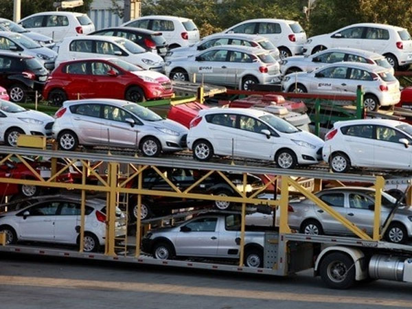 Hơn nghìn ôtô Thái đổ về Việt Nam trong một tuần