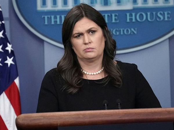Người phát ngôn Nhà Trắng bị đuổi khỏi nhà hàng vì làm việc cho Trump