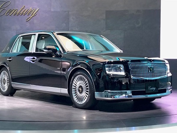 Toyota Century - sedan cao cấp đắt gấp đôi xe Lexus