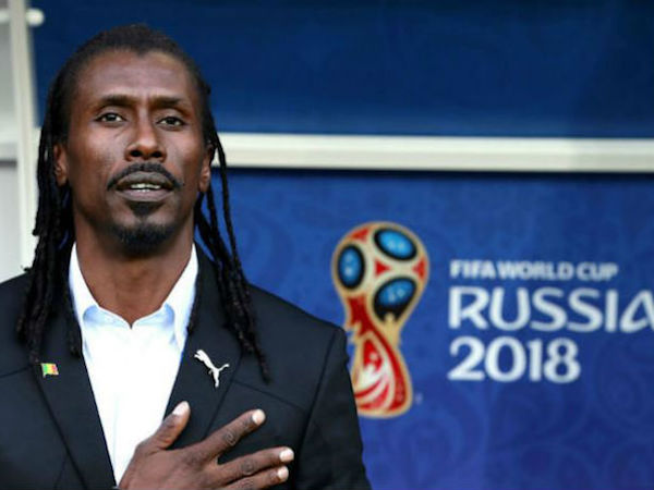 HLV Senegal nói gì khi được phụ nữ Nga coi là... 'biểu tượng tình ái'?