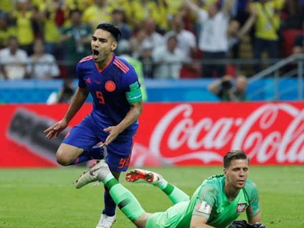 James lập hat-trick kiến tạo, Falcao ghi bàn tiễn Ba Lan về nước