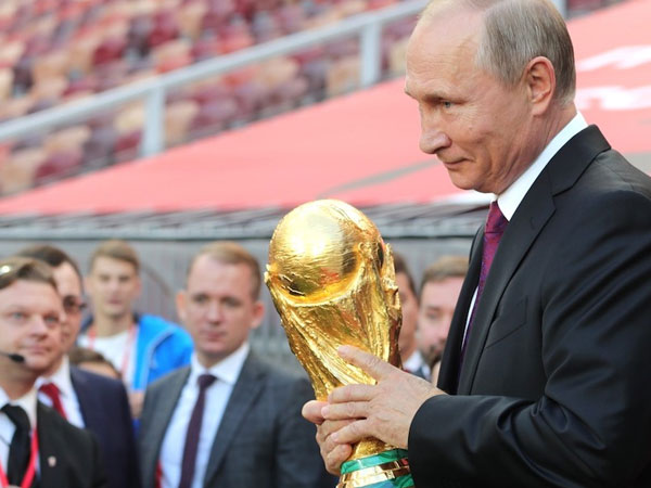 Vì sao Putin không đến sân trong ngày đội tuyển Nga thảm bại?
