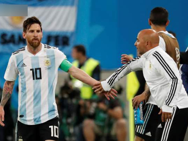 Argentina chiến thắng may mắn, HLV bị đồn mất ghế lại được thể tâng bốc Messi