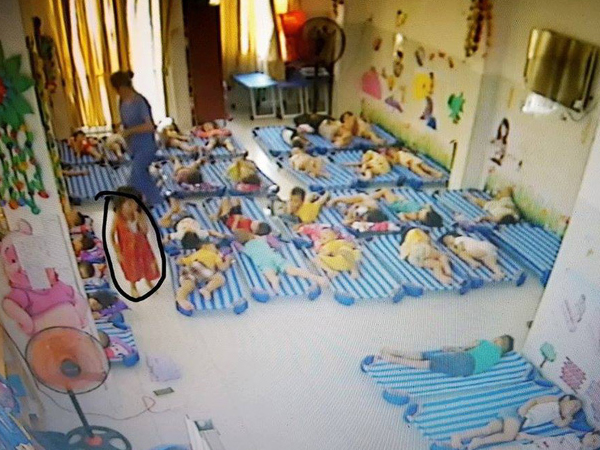 Mẹ bé gái 4 tuổi chết bất thường tại trường mầm non ở Nha Trang: Mong chờ kết quả giám định pháp y để con gái không chết oan