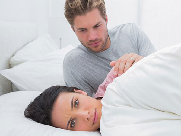 Nếu thấy 'chuyện vợ chồng' không còn hứng thú và muốn né tránh, hãy xem ngay những điều này để cứu vãn