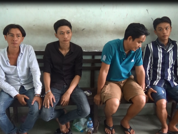 Nhóm thanh niên chặn xe bắt giữ một người phụ nữ rồi đánh đập, cắt tóc, yêu cầu 110 triệu đồng tiền chuộc