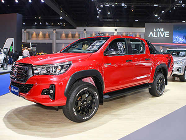 Toyota Hilux mới tăng giá 22 triệu tại Việt Nam