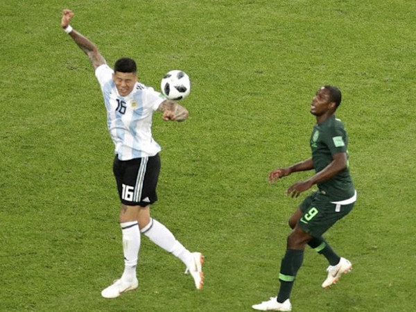 Vì sao trọng tài không cho Nigeria hưởng 11 m dù tham khảo VAR?