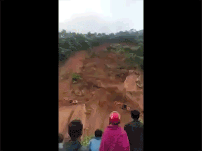Video: Cận cảnh vụ lở đất kinh hoàng cuốn bay 2 máy xúc ở Lai Châu
