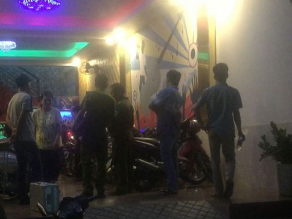 Mâu thuẫn với khách, nhân viên bảo vệ quán karaoke bị đánh nứt sọ ở Sài Gòn