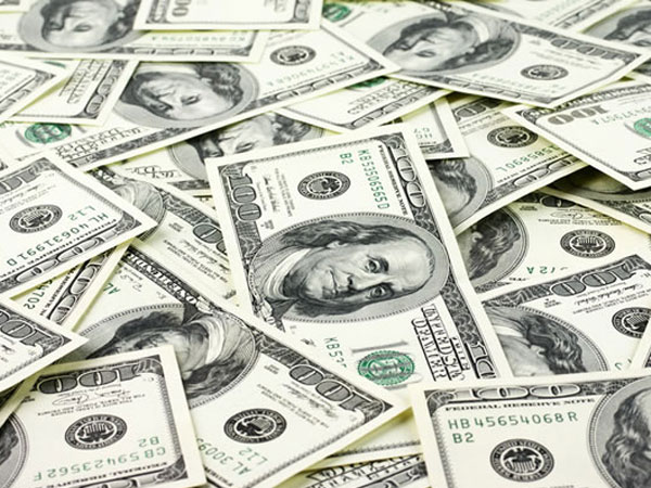 Tỷ giá trung tâm tiếp tục 'leo thang', ngân hàng bắt đầu giảm giá USD