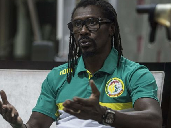 HLV Senegal nói gì khi bị loại bởi luật 'fair play' lạ lẫm?