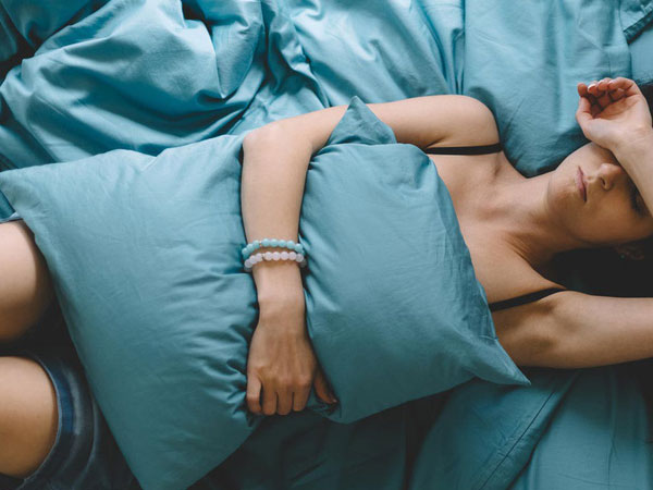 Nhiều người cho rằng không sạch sẽ nhưng làm 'chuyện ấy' trong kì kinh nguyệt lại có tới 5 lợi ích không ngờ