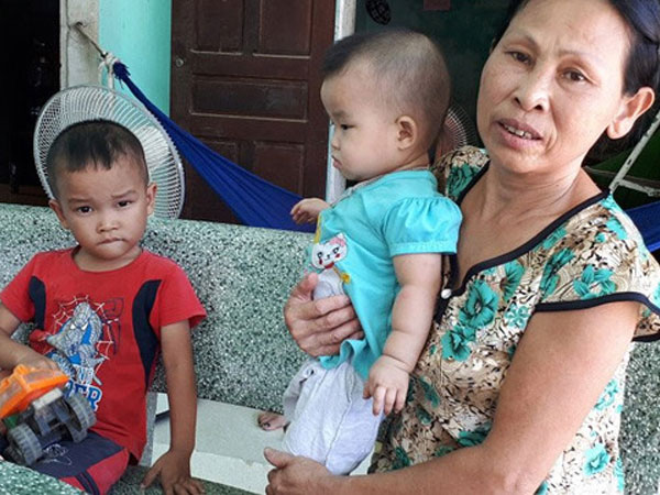 Bắt cả trẻ đang bú đóng tiền xây dựng nông thôn mới