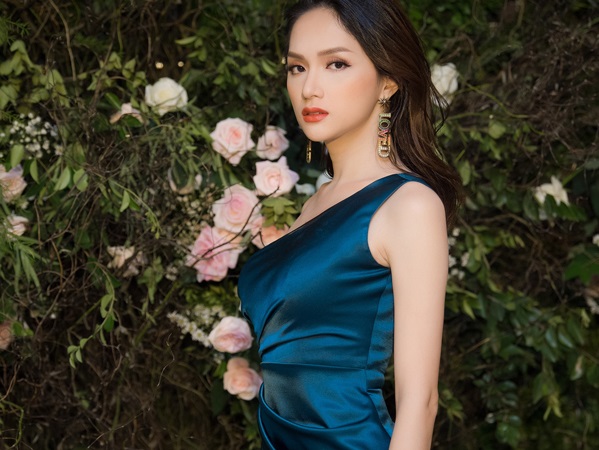 Bị NTK Hà Duy tố làm việc không chuyên nghiệp, phía Hương Giang nói gì?