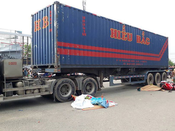 Nguyên nhân ban đầu vụ tai nạn thương tâm khiến 2 vợ chồng tử vong, con trai 9 tuổi bị thương nặng