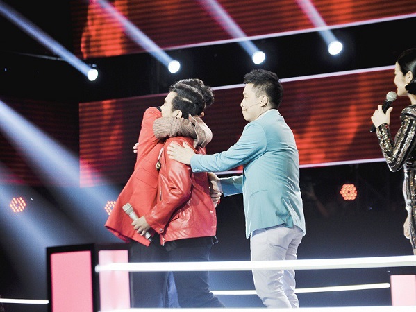 The Voice: Lam Trường gặp khó khi thí sinh hát cặp phát sinh mâu thuẫn