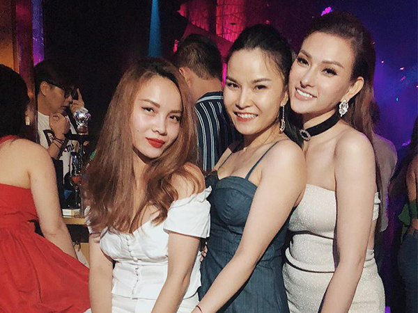 Thu Thuỷ và Yến Trang bất ngờ xuất hiện bên nhau sau hơn 10 năm bất hoà đến mức 'không nhìn mặt'