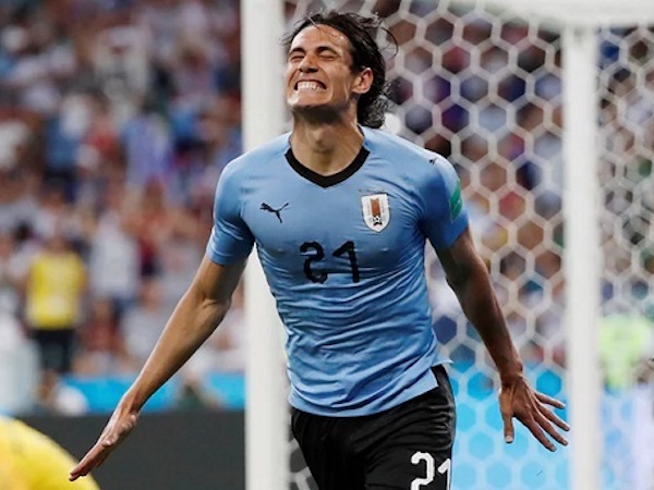 Cavani lập cú đúp, Uruguay loại Bồ Đào Nha