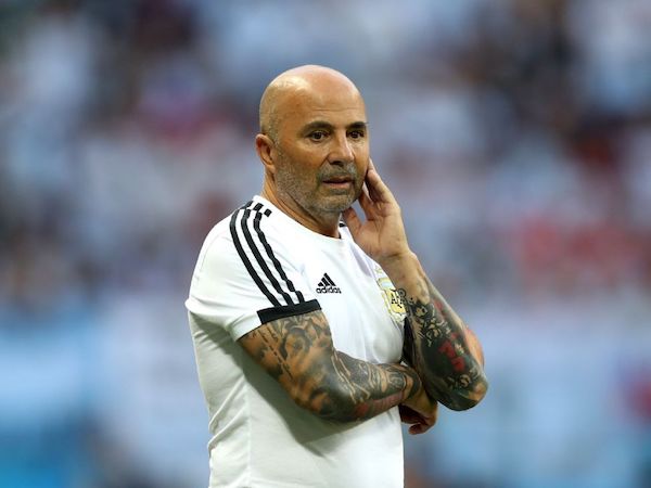 Argentina điêu đứng: Lộ lý do không thể sa thải Sampaoli