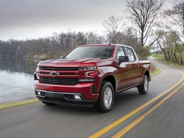 Chevrolet Silverado 2019 giá từ 29.800 USD, cạnh tranh Ford F150