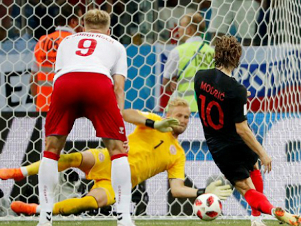 Croatia vào tứ kết với chiến thắng trên chấm luân lưu