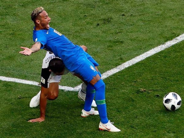 Đội trưởng Mexico: Trọng tài cần lưu ý tài ăn vạ của Neymar