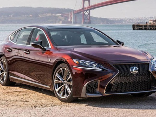 Lexus xác định không bán xe cấp thấp, nhường đất diễn cho Toyota