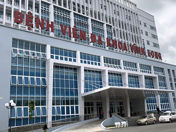 Sản phụ 16 tuổi một mình tự sinh con tại nhà