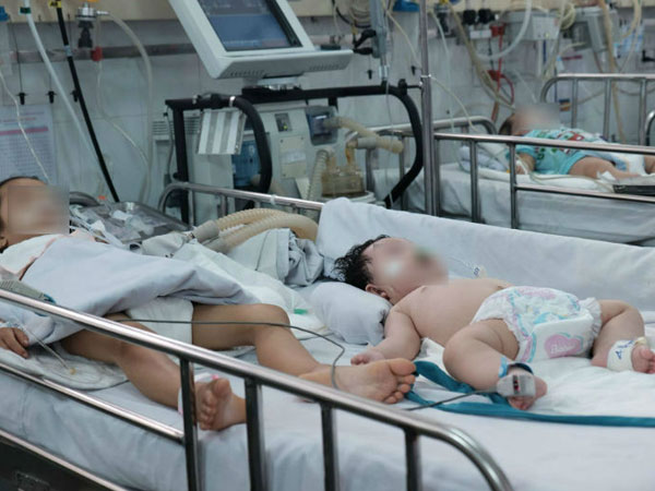 'Bật mí' cách bảo vệ sức khỏe cho trẻ mùa nóng gay gắt