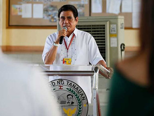 Duterte nghi ngờ thị trưởng bị bắn chết là kẻ buôn ma túy