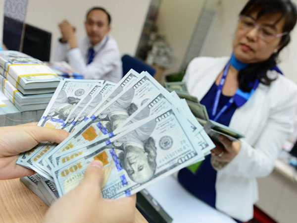 Giá USD tăng, doanh nghiệp 'lên ruột', Ngân hàng Nhà nước: 'Không căng'